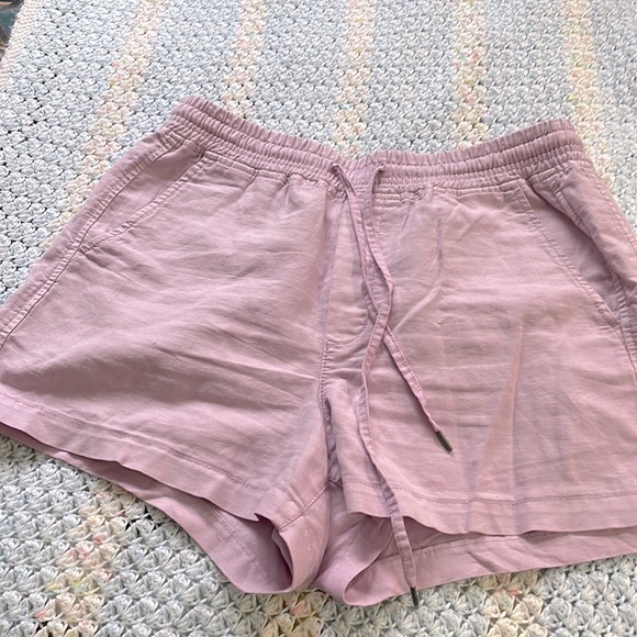 Gap shorts, pretty pink, size medium, fit bigger.  Barely worn! - Picture 1 of 2